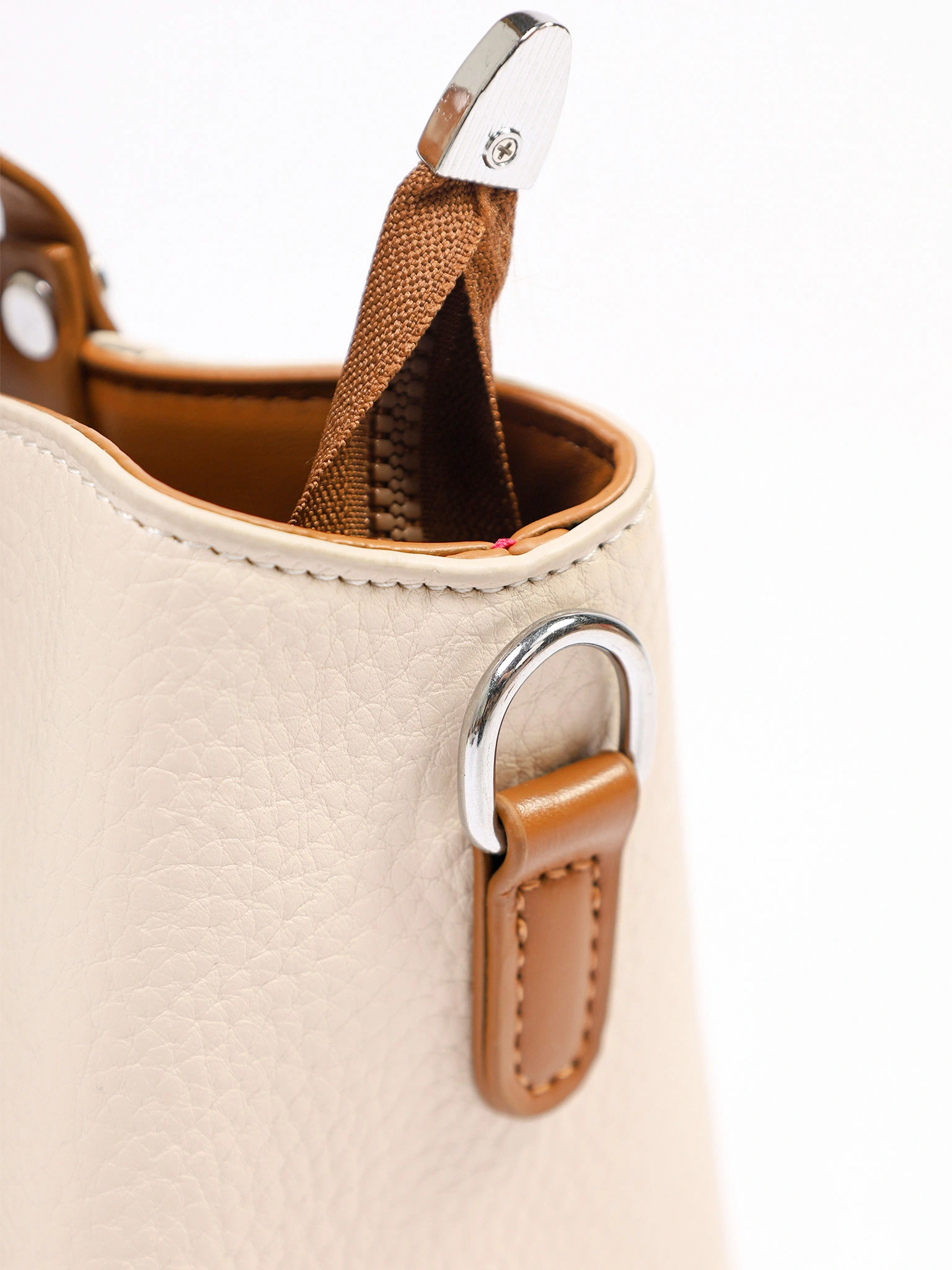 Сумка-тоут маленькая с декоративными ремешками в ассортименте